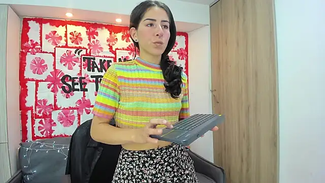 Snapshot of Mhelanny2 chatting on 02.15.25 Mhelanny2 online show from 02.15.25