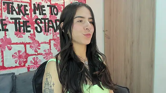 Snapshot of Mhelanny2 chatting on 03.08.25 Mhelanny2 online show from 03.08.25