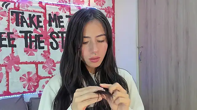 Snapshot of Mhelanny2 chatting on 03.14.25 Mhelanny2 online show from 03.14.25