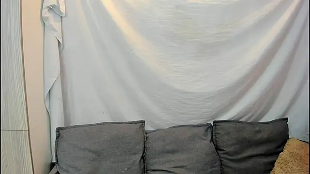 Mhelanny2 online show from 12.15.25