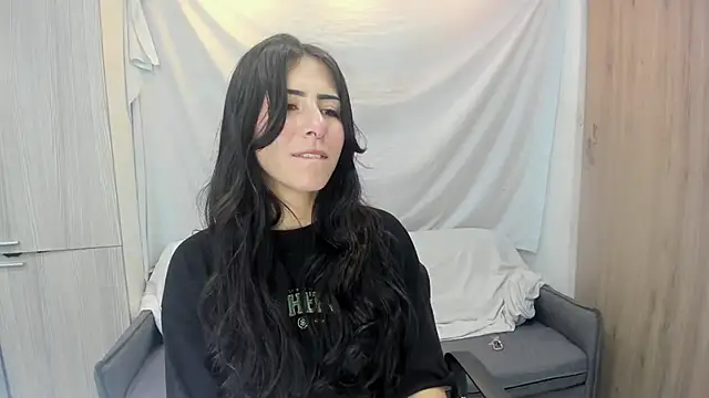 Mhelanny2 online show from 01.31.26