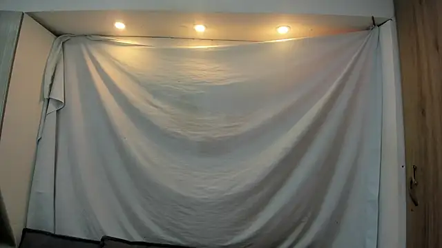 Mhelanny2 online show from 02.28.26