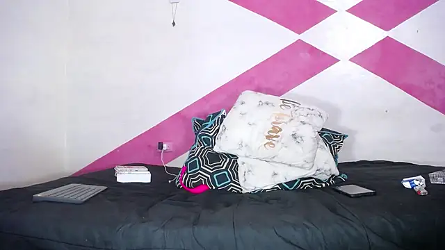 MIA luxce29 online show from 01.28.25