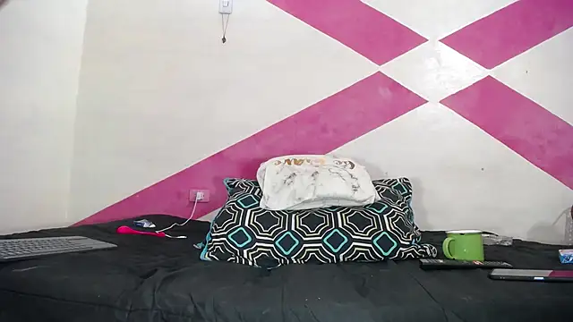 MIA luxce29 online show from 01.31.25