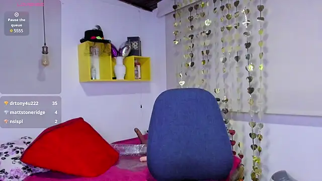 yasmin goldenst online show from 01.03.25