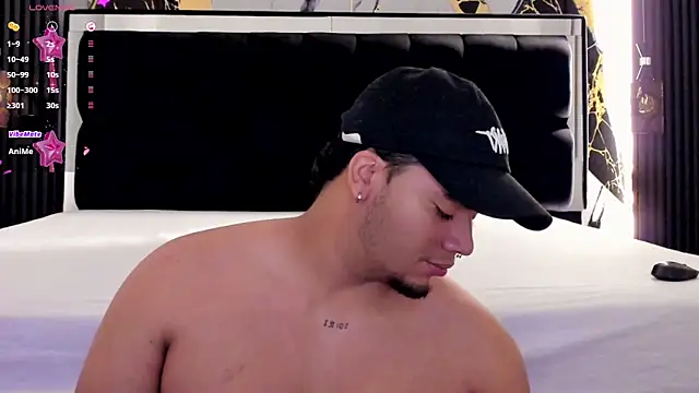 Snapshot of WhiteSun_01 chatting on 01.22.25 WhiteSun 01 online show from 01.22.25