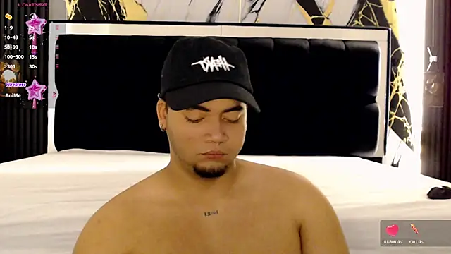 Snapshot of WhiteSun_01 chatting on 01.29.25 WhiteSun 01 online show from 01.29.25