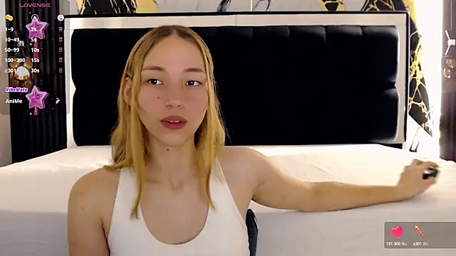 Snapshot of WhiteSun_01 chatting on 02.01.25 WhiteSun 01 online show from 02.01.25