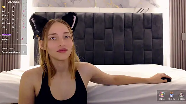 Snapshot of WhiteSun_01 chatting on 02.10.25 WhiteSun 01 online show from 02.10.25