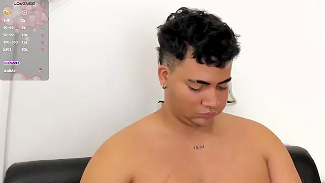 Snapshot of WhiteSun_01 chatting on 03.21.25 WhiteSun 01 online show from 03.21.25