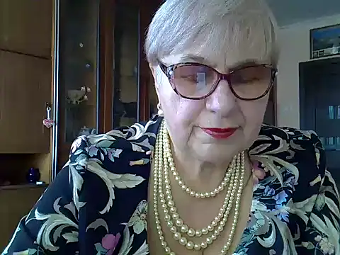 Snapshot of SweetCherry27 chatting on 02.17.25 SweetCherry27 online show from 02.17.25