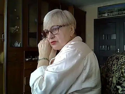 Snapshot of SweetCherry27 chatting on 02.27.25 SweetCherry27 online show from 02.27.25