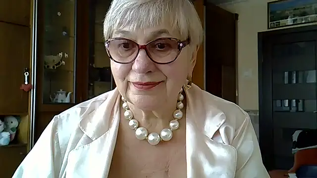Snapshot of SweetCherry27 chatting on 03.05.25 SweetCherry27 online show from 03.05.25