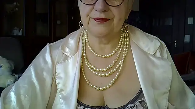 Snapshot of SweetCherry27 chatting on 03.18.25 SweetCherry27 online show from 03.18.25