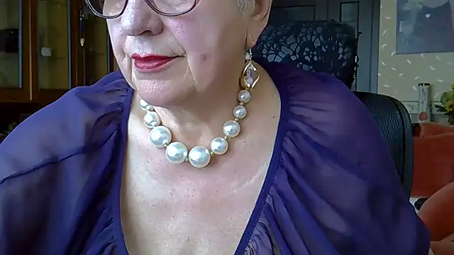 Snapshot of SweetCherry27 chatting on 03.19.25 SweetCherry27 online show from 03.19.25