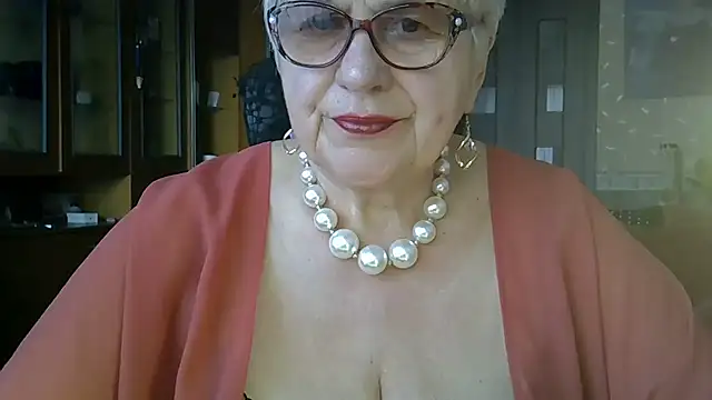 Snapshot of SweetCherry27 chatting on 03.20.25 SweetCherry27 online show from 03.20.25