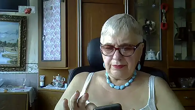 Snapshot of SweetCherry27 chatting on 09.11.25 SweetCherry27 online show from 09.11.25