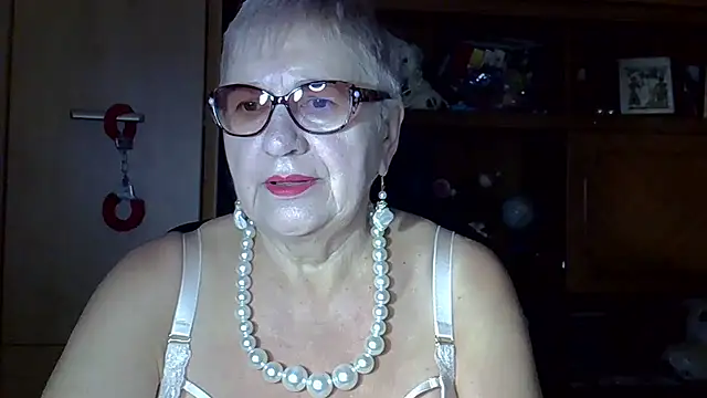 Snapshot of SweetCherry27 chatting on 10.01.25 SweetCherry27 online show from 10.01.25