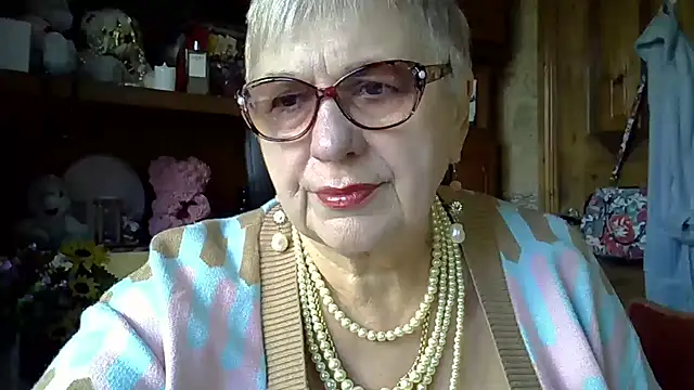 Snapshot of SweetCherry27 chatting on 10.16.25 SweetCherry27 online show from 10.16.25