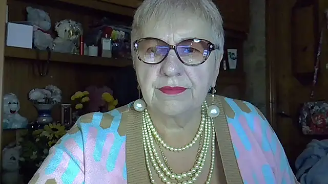 Snapshot of SweetCherry27 chatting on 10.21.25 SweetCherry27 online show from 10.21.25