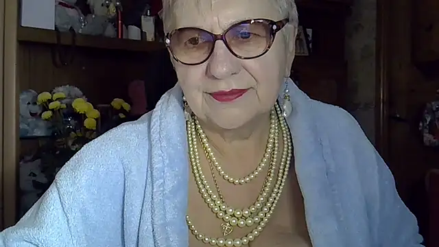 Snapshot of SweetCherry27 chatting on 10.23.25 SweetCherry27 online show from 10.23.25
