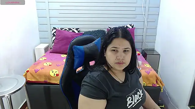 Snapshot of evelin_zaens chatting on 02.08.25 evelin zaens online show from 02.08.25