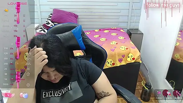 Snapshot of evelin_zaens chatting on 02.15.25 evelin zaens online show from 02.15.25