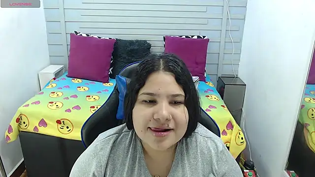 Snapshot of evelin_zaens chatting on 02.19.25 evelin zaens online show from 02.19.25