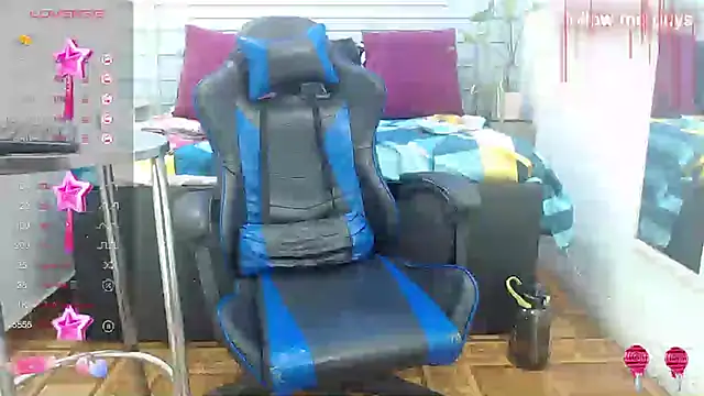 Snapshot of evelin_zaens chatting on 02.24.25 evelin zaens online show from 02.24.25