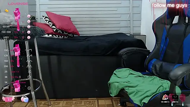 Snapshot of evelin_zaens chatting on 03.13.25 evelin zaens online show from 03.13.25