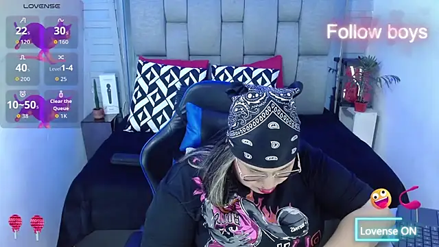 Snapshot of evelin_zaens chatting on 11.20.25 evelin zaens online show from 11.20.25