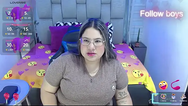 Snapshot of evelin_zaens chatting on 11.26.25 evelin zaens online show from 11.26.25