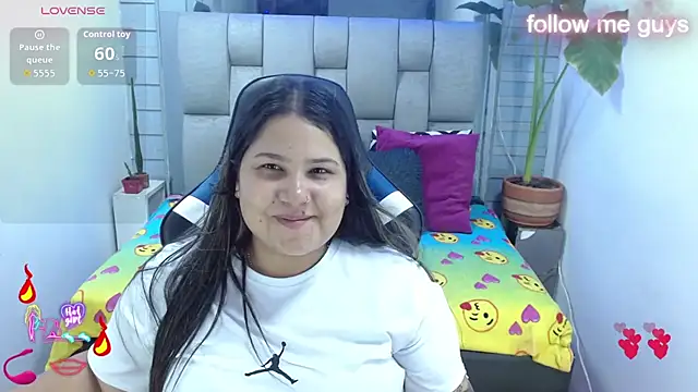 Snapshot of evelin_zaens chatting on 07.23.26 evelin zaens online show from 07.23.26