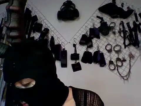 Snapshot of FeticheMacabre chatting on 01.01.25 FeticheMacabre online show from 01.01.25