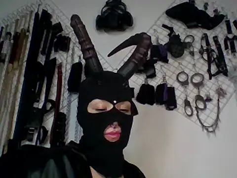 Snapshot of FeticheMacabre chatting on 01.04.25 FeticheMacabre online show from 01.04.25