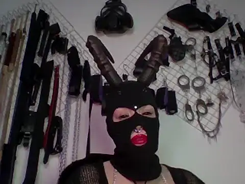 Snapshot of FeticheMacabre chatting on 01.05.25 FeticheMacabre online show from 01.05.25