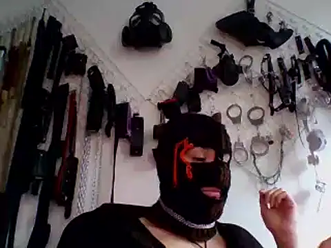 Snapshot of FeticheMacabre chatting on 01.11.25 FeticheMacabre online show from 01.11.25