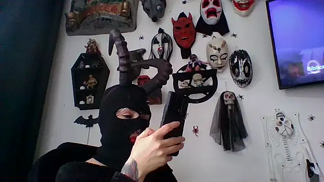 Snapshot of FeticheMacabre chatting on 09.28.25 FeticheMacabre online show from 09.28.25