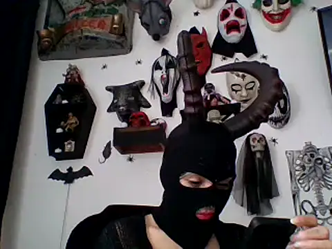 Snapshot of FeticheMacabre chatting on 11.09.25 FeticheMacabre online show from 11.09.25