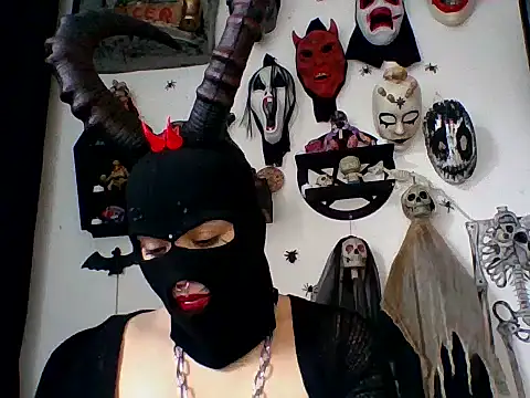 Snapshot of FeticheMacabre chatting on 11.30.25 FeticheMacabre online show from 11.30.25