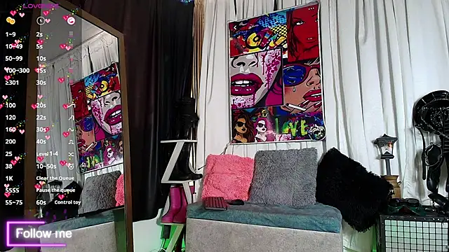 Snapshot of LatexDevil_Blondie chatting on 02.25.25 LatexDevil Blondie online show from 02.25.25