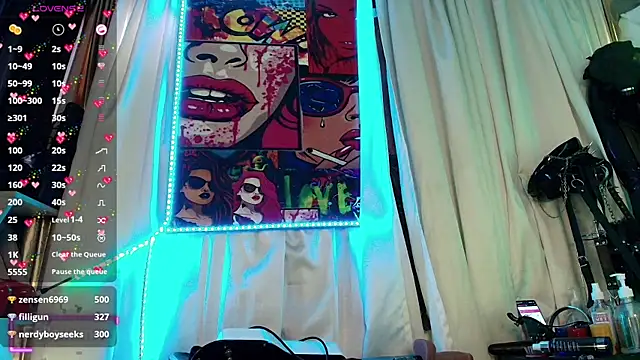 Snapshot of LatexDevil_Blondie chatting on 03.04.25 LatexDevil Blondie online show from 03.04.25