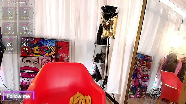 Snapshot of LatexDevil_Blondie chatting on 12.15.25 LatexDevil Blondie online show from 12.15.25