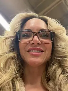 Snapshot of MessyNastyQueen chatting on 12.13.24 MessyNastyQueen online show from 12.13.24