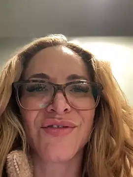 Snapshot of MessyNastyQueen chatting on 12.16.24 MessyNastyQueen online show from 12.16.24