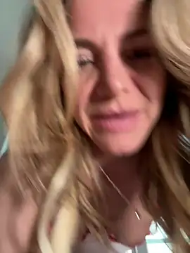 Snapshot of MessyNastyQueen chatting on 02.20.25 MessyNastyQueen online show from 02.20.25