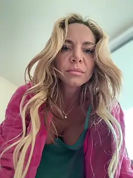 Snapshot of MessyNastyQueen chatting on 02.23.25 MessyNastyQueen online show from 02.23.25