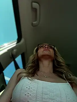 Snapshot of MessyNastyQueen chatting on 03.19.25 MessyNastyQueen online show from 03.19.25