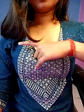 Snapshot of Aditi_1 chatting on 02.11.25 Aditi 1 online show from 02.11.25