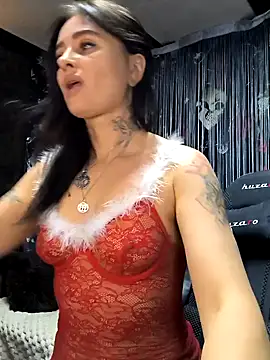 Snapshot of KikiXRed chatting on 12.03.24 KikiXRed online show from 12.03.24